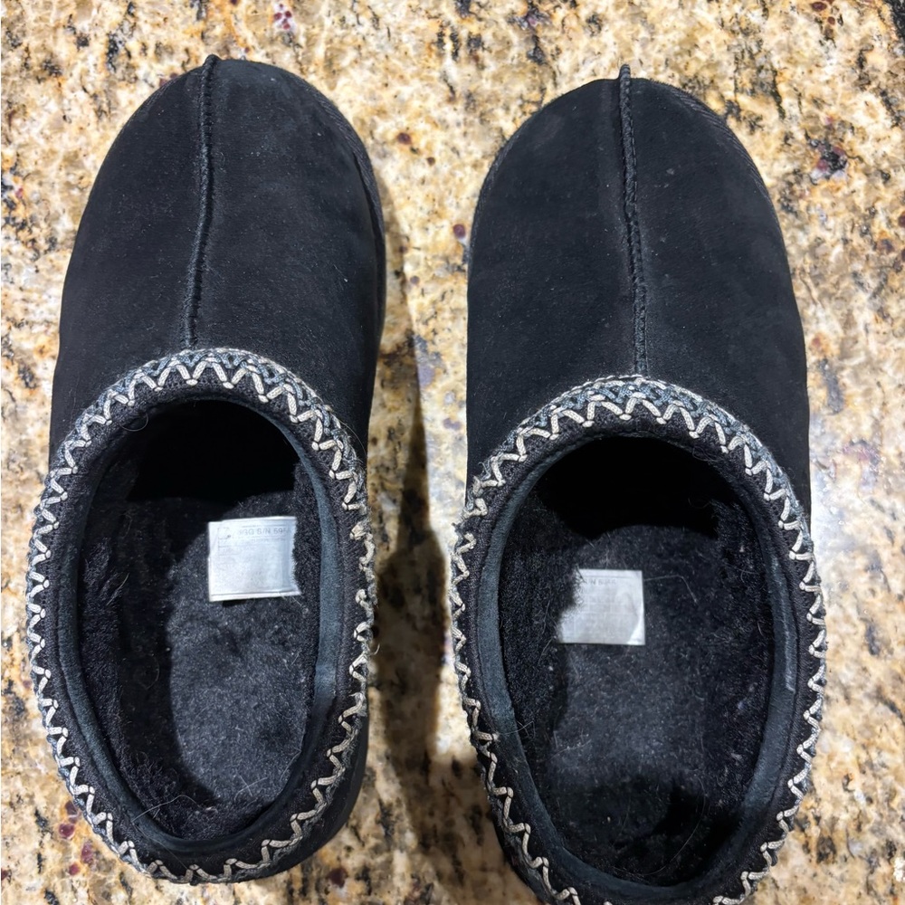 Black Ugg Suede Slippers with Stitch Detail sz 8
